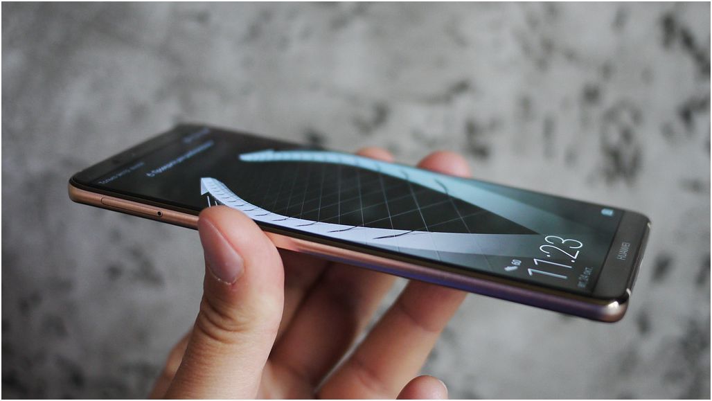 Обзор смартфона Huawei Mate 10 Pro: "разумная машина"