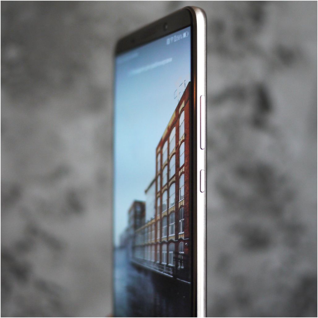 Обзор смартфона Huawei Mate 10 Pro: "разумная машина"