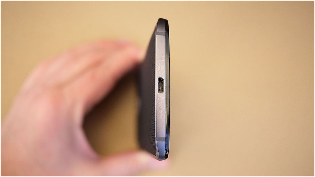 Обзор смартфона Moto X Force: сильнодействующий успокоитель