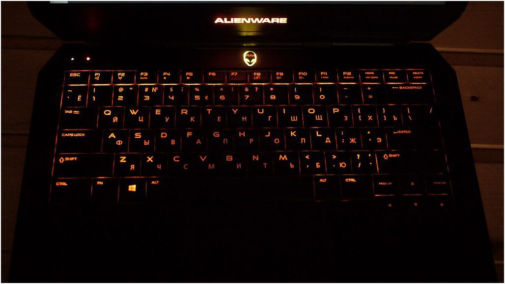 Обзор ноутбука Alienware 13: поиграем, но немного