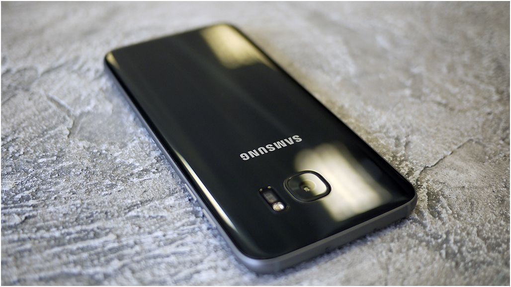 Обзор Samsung Galaxy S7 edge: самый маленький большой телефон