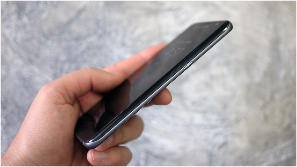 Обзор Samsung Galaxy S7 edge: самый маленький большой телефон