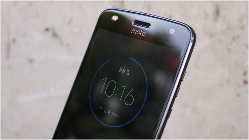 Обзор модульного смартфона Lenovo Moto Z2 Play: средний класс с приставками