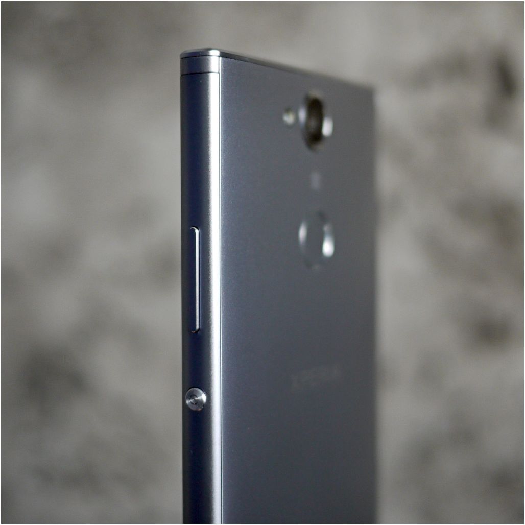 Обзор смартфона Sony Xperia XA2: камерная "классика"
