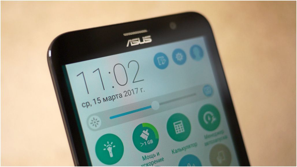 Обзор смартфона Asus Zenfone Go TV: у "голубого экрана"