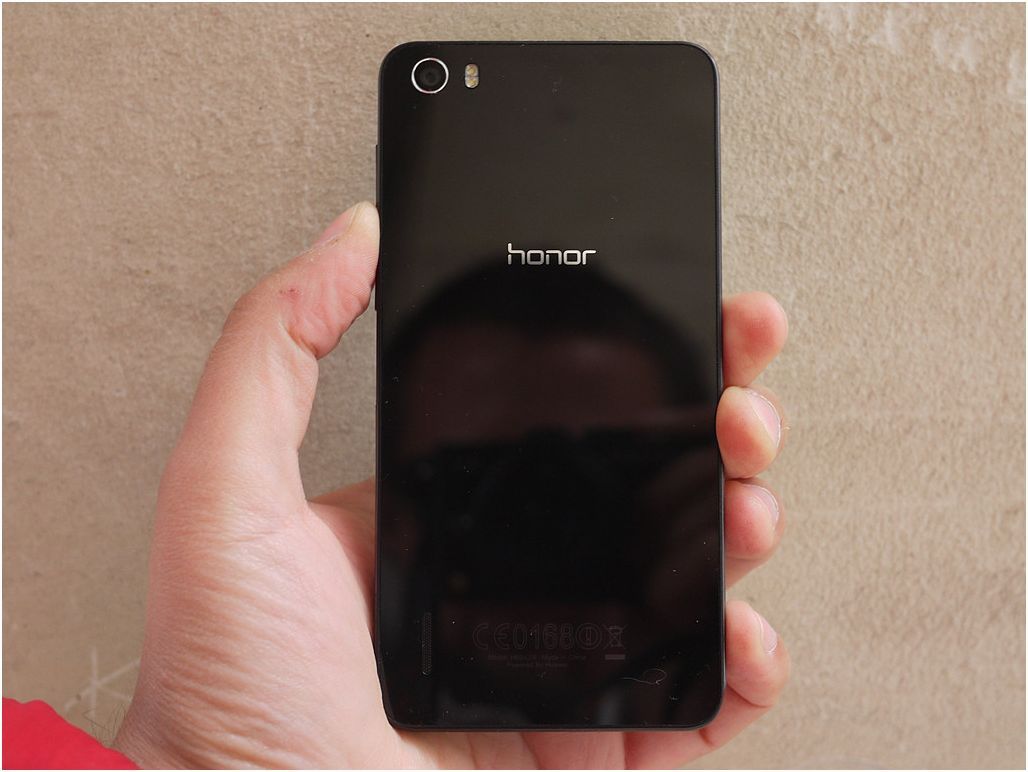 Обзор смартфона Huawei Honor 6: равняясь на флагмана