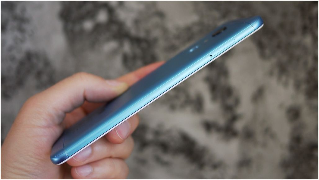 Обзор смартфона Xiaomi Redmi 5 Plus: бюджетник в "высоком" стиле