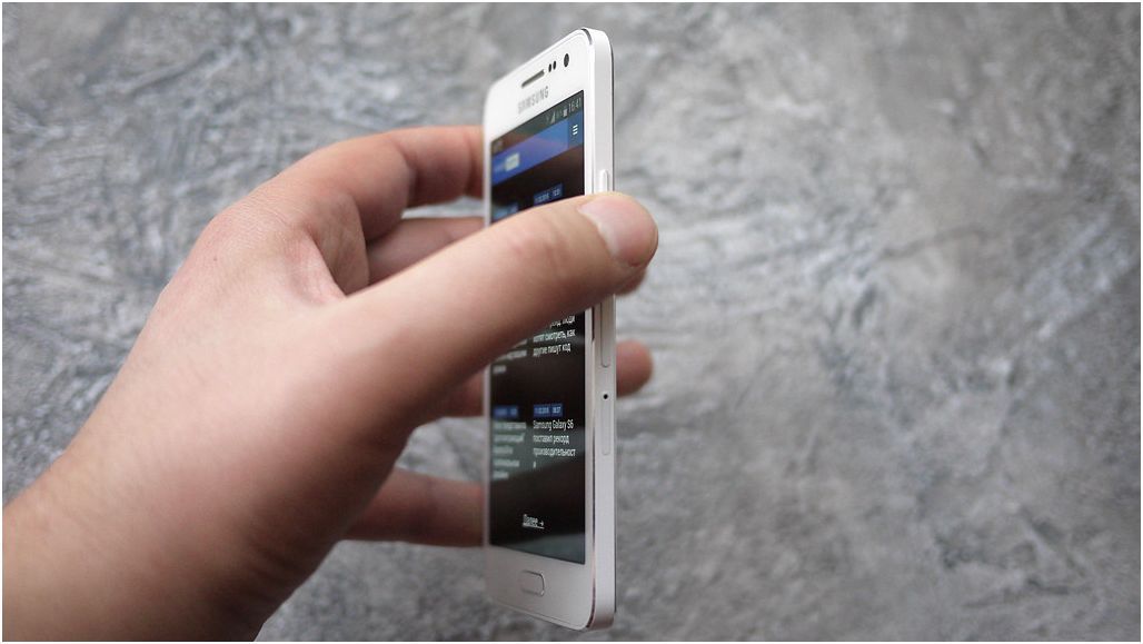 Обзор смартфона Samsung Galaxy A3: стильный "середнячок"
