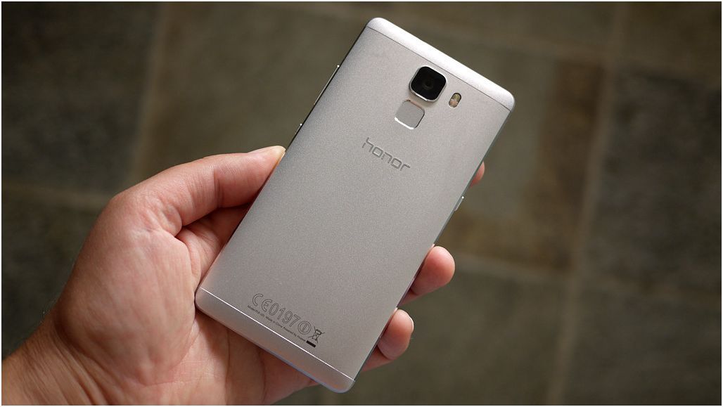 Обзор смартфона Huawei Honor 7: доступный шик