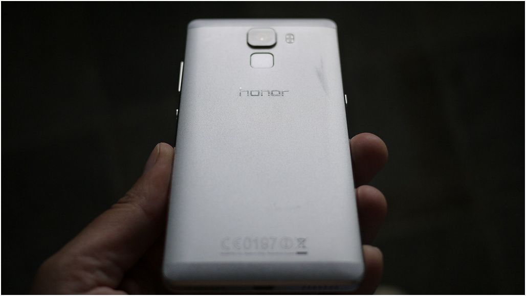 Обзор смартфона Huawei Honor 7: доступный шик