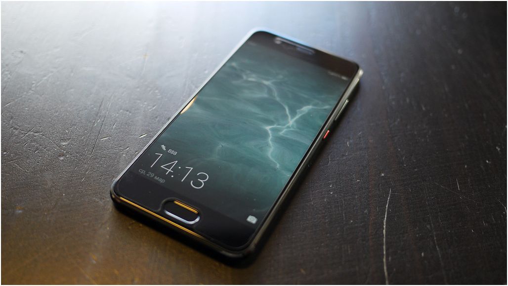 Обзор смартфона Huawei P10: поменьше острого