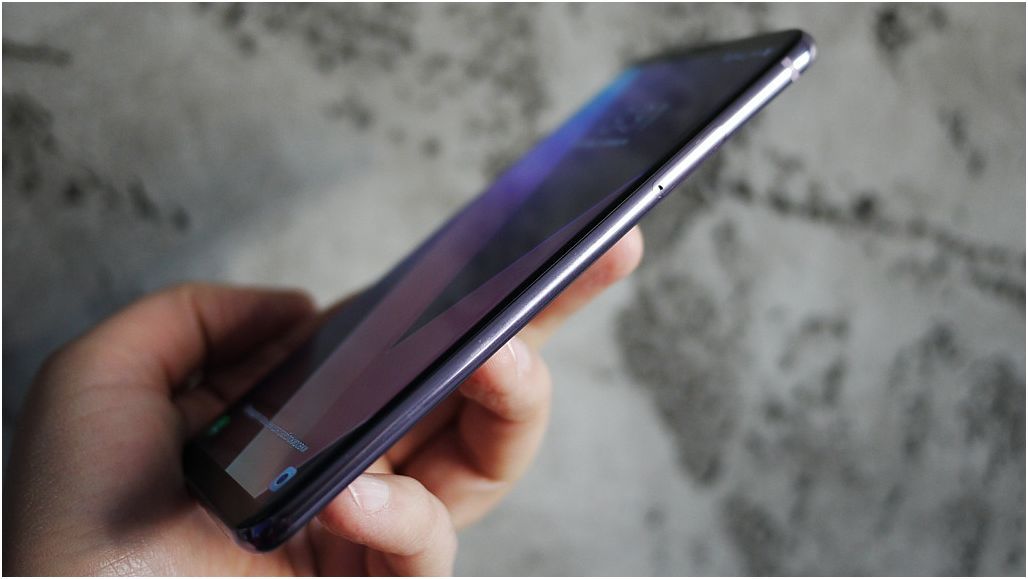 Обзор смартфона LG V30+: флагманская красота, неслыханное благозвучие