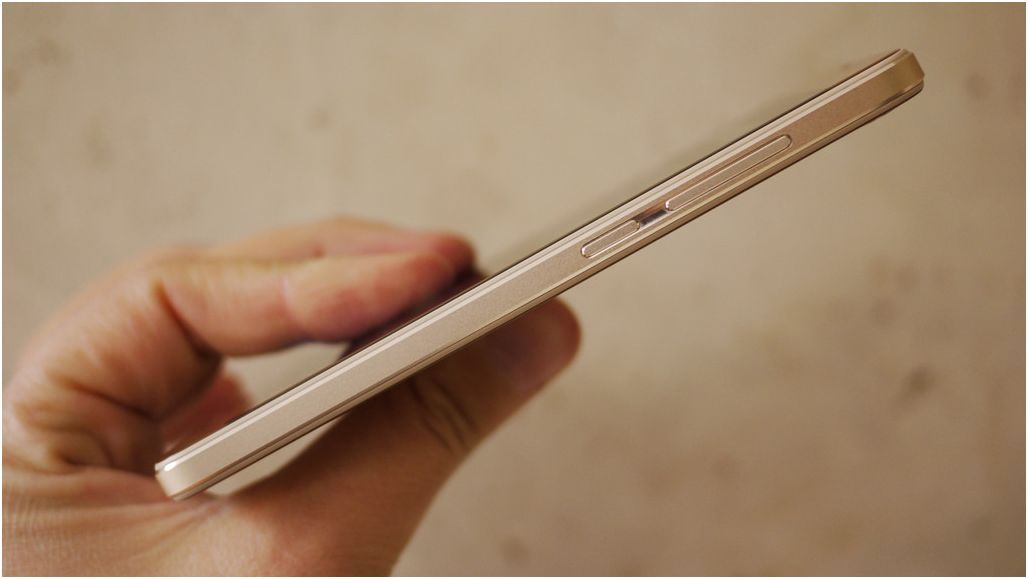 Обзор смартфона Meizu U10: стекло возвращается