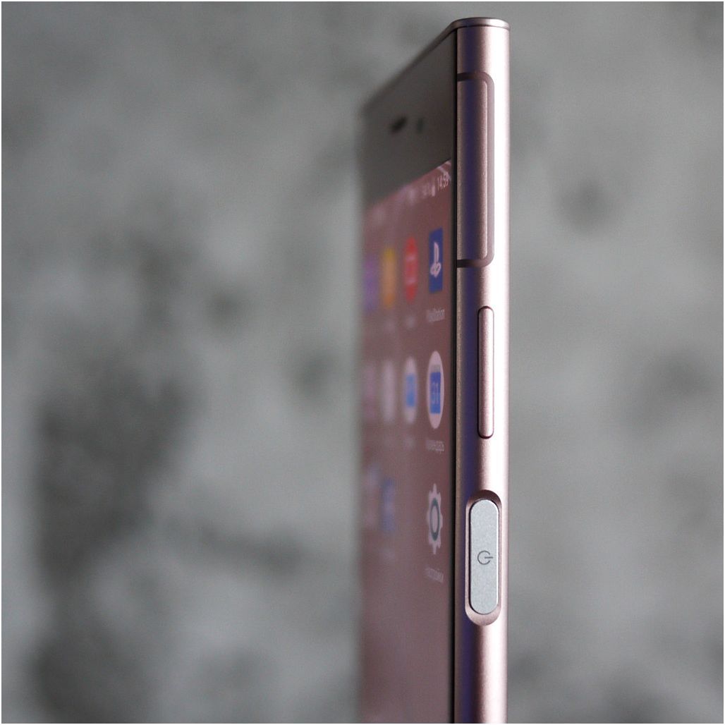Обзор смартфона Sony Xperia XZ1: верность стилю