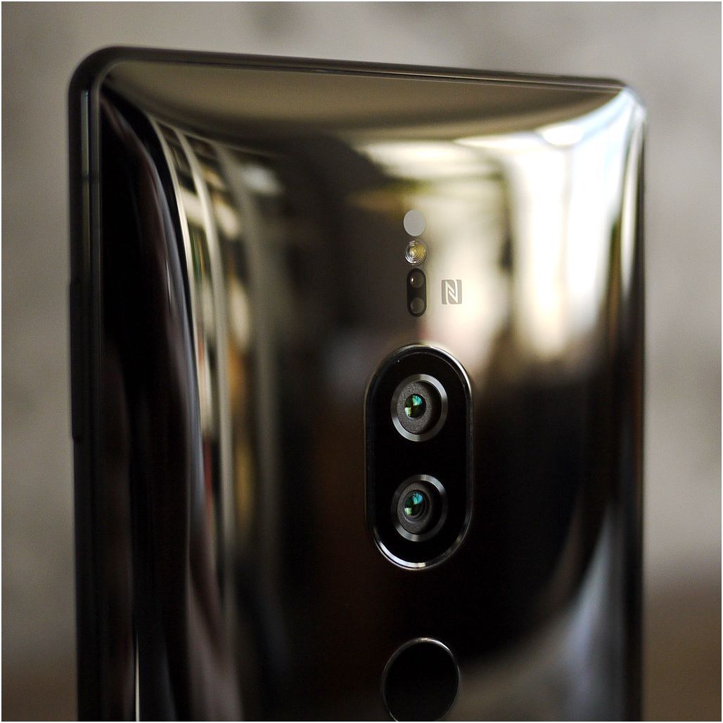 Обзор смартфона Sony Xperia XZ2 Premium: поштучно и камерно
