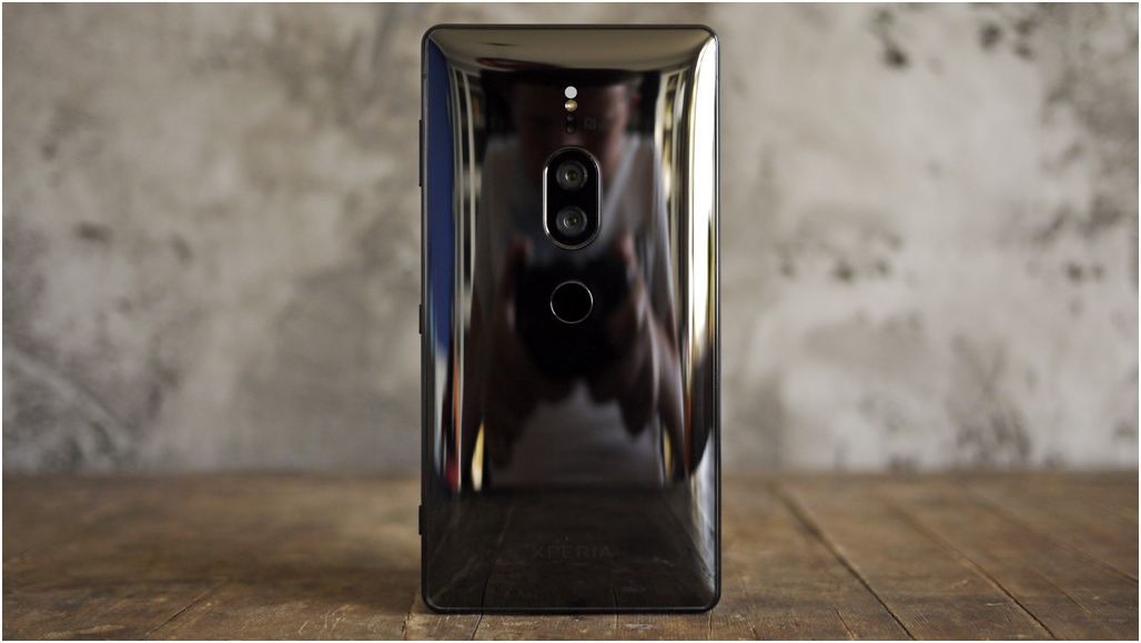 Обзор смартфона Sony Xperia XZ2 Premium: поштучно и камерно