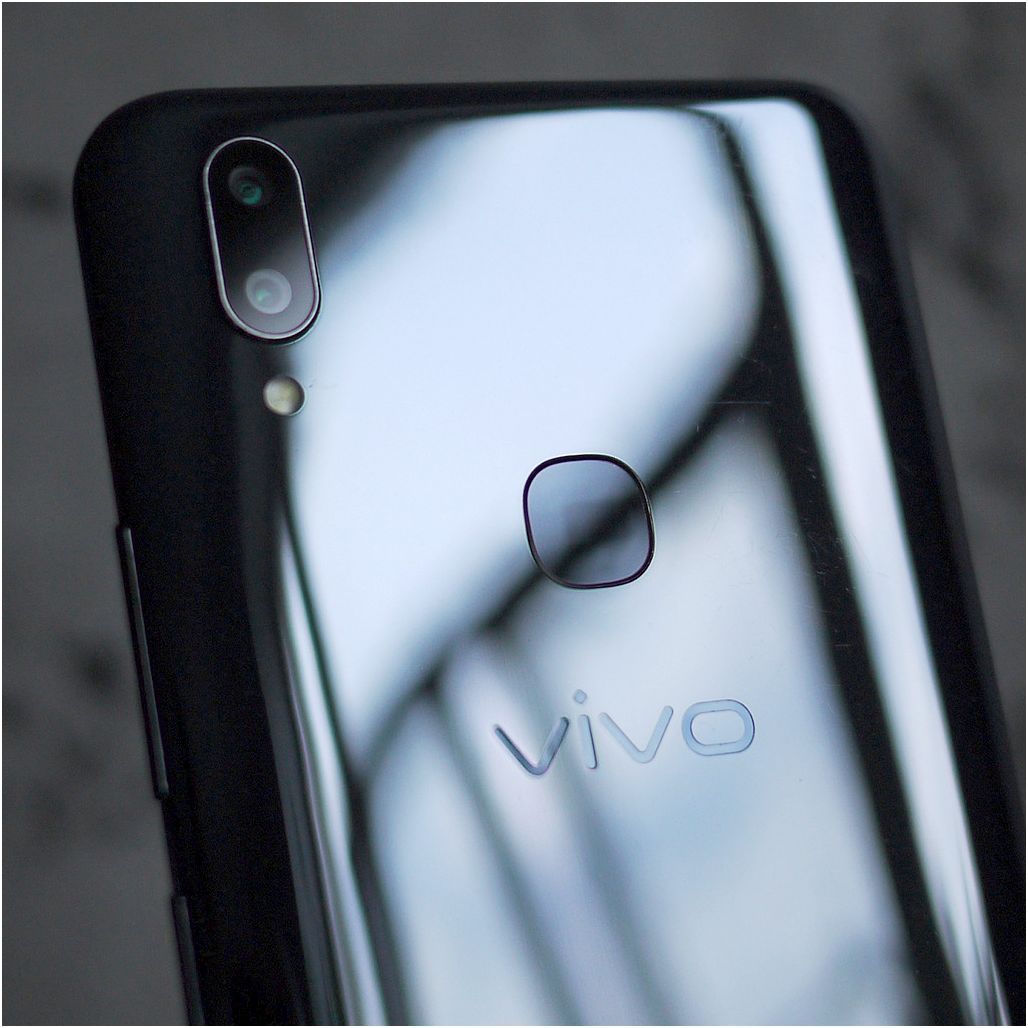 Обзор смартфона Vivo V9: смышленый модник