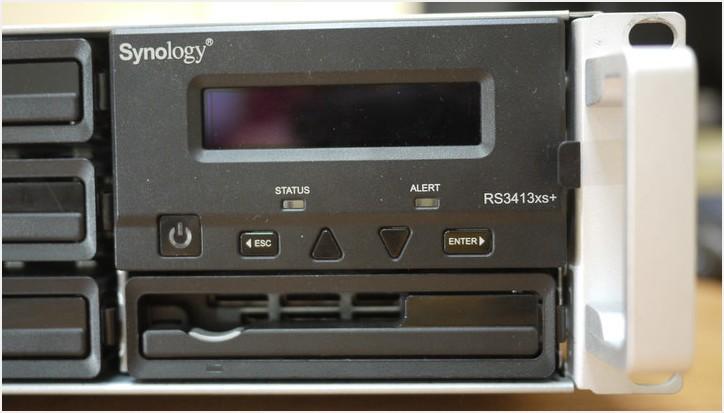 Обзор системы хранения данных Synology RS3413xs+