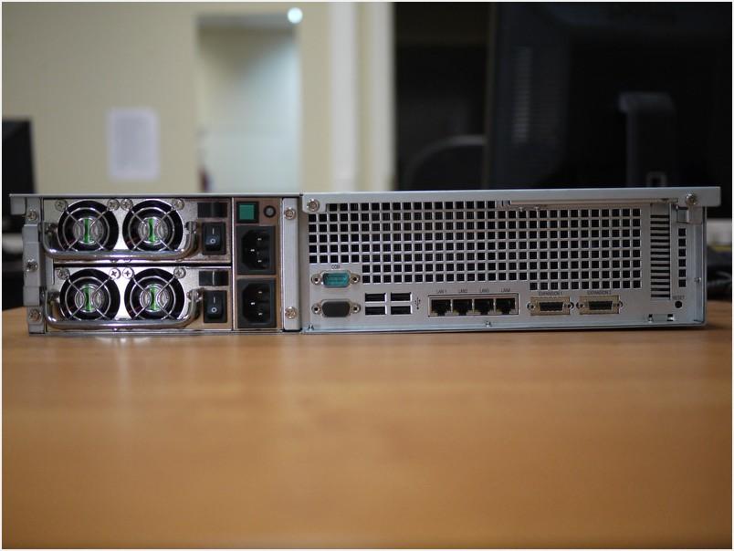 Обзор системы хранения данных Synology RS3413xs+