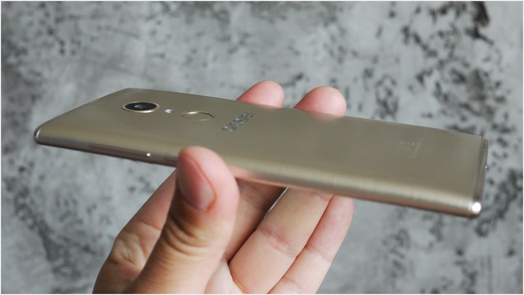 Обзор смартфона Alcatel 5: врио флагмана (обзор, смартфона, alcatel, врио, флагман) Обзор смартфона Alcatel 5: врио флагмана