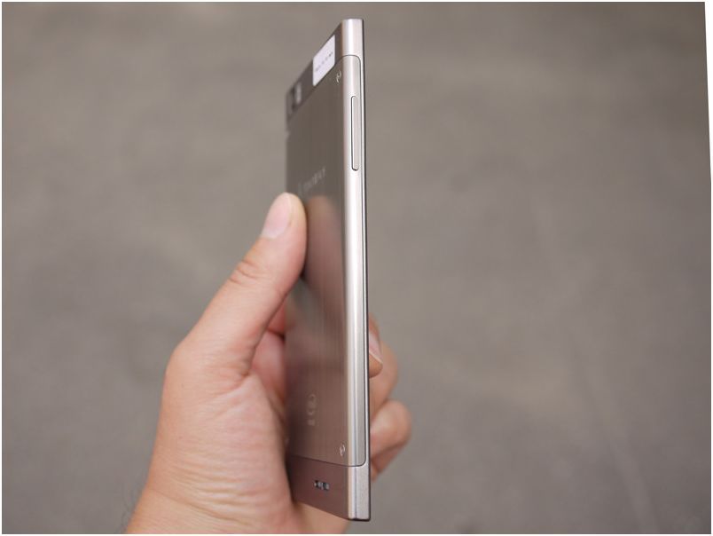 10 самых тонких смартфонов, которые можно подарить на Новый год