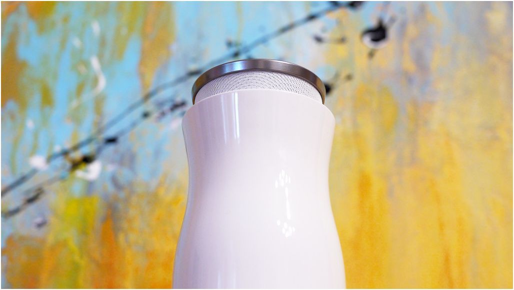 Обзор беспроводной колонки LG Sound360: звук из бутылки