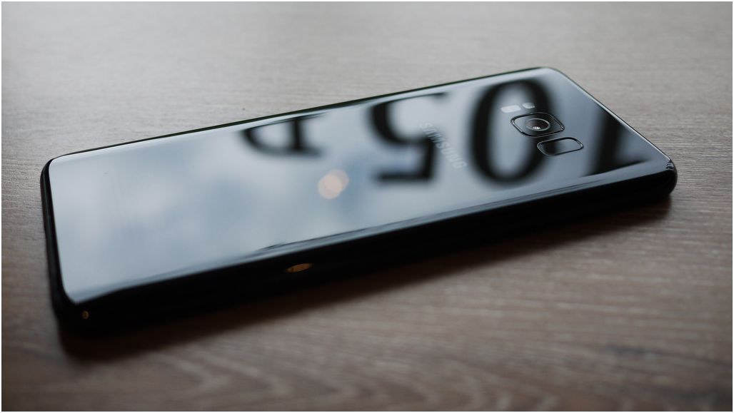 Обзор смартфона Samsung Galaxy S8+: выходя за рамки
