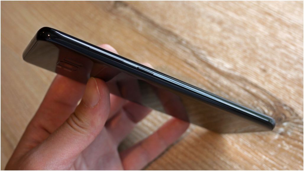 Обзор смартфона Samsung Galaxy S8+: выходя за рамки