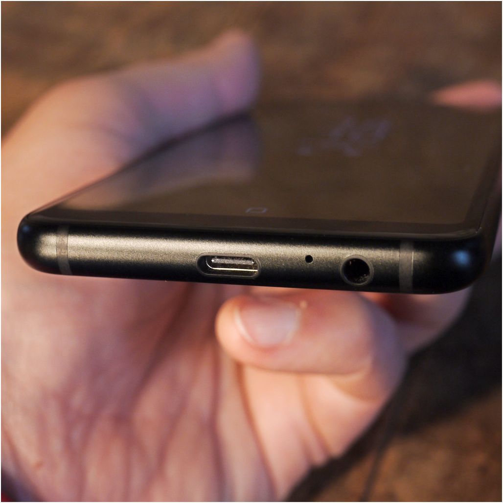 Обзор Samsung Galaxy A8 (2018): "народный" флагман