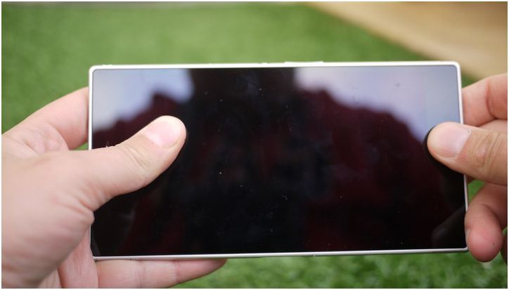 Много - не мало. Обзор "гигантофона" Sony Xperia Z Ultra