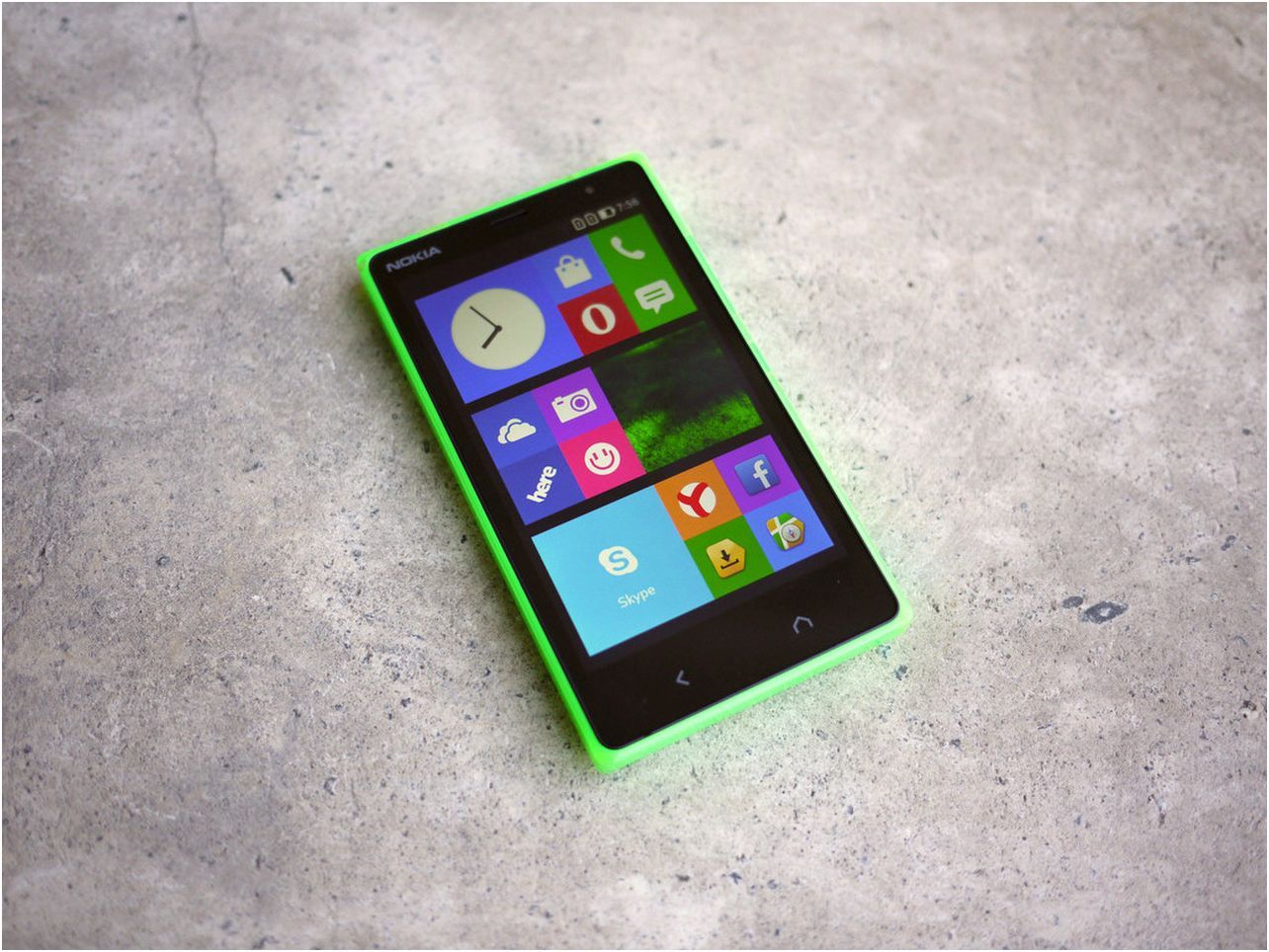 Обзор смартфона Nokia X2 Dual SIM: леденец на третье