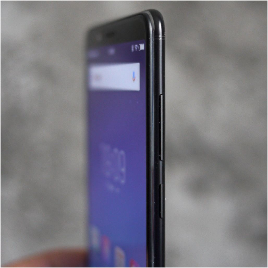 Обзор смартфона Vivo V7: селфифон в новых пропорциях