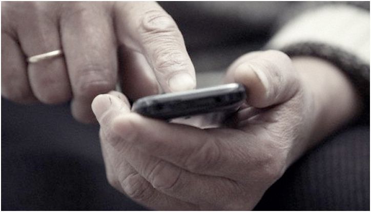 Бабушкофоны. Гид по телефонам для пожилых людей (бабушкофоны, телефон, длить, пожилое, человек, Xenium X2301) Бабушкофоны. Гид по телефонам для пожилых людей