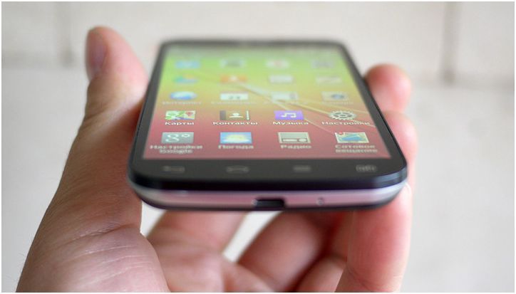 Без стука не входить. Обзор смартфона LG L90