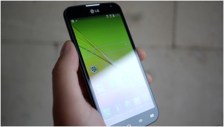 Без стука не входить. Обзор смартфона LG L90