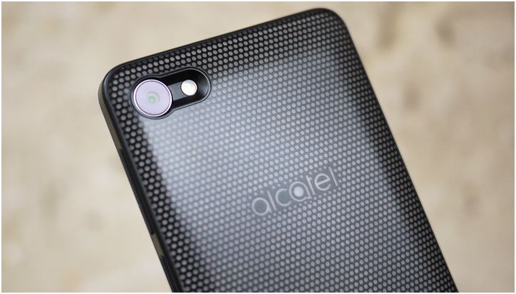 Обзор смартфона Alcatel A5 LED: карманное светопреДставление