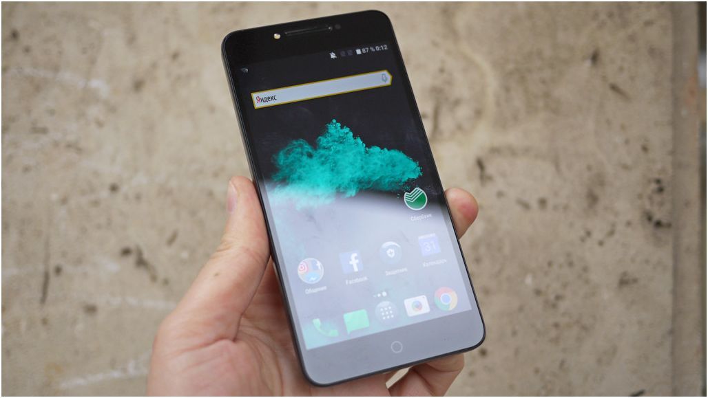 Обзор смартфона Alcatel A5 LED: карманное светопреДставление