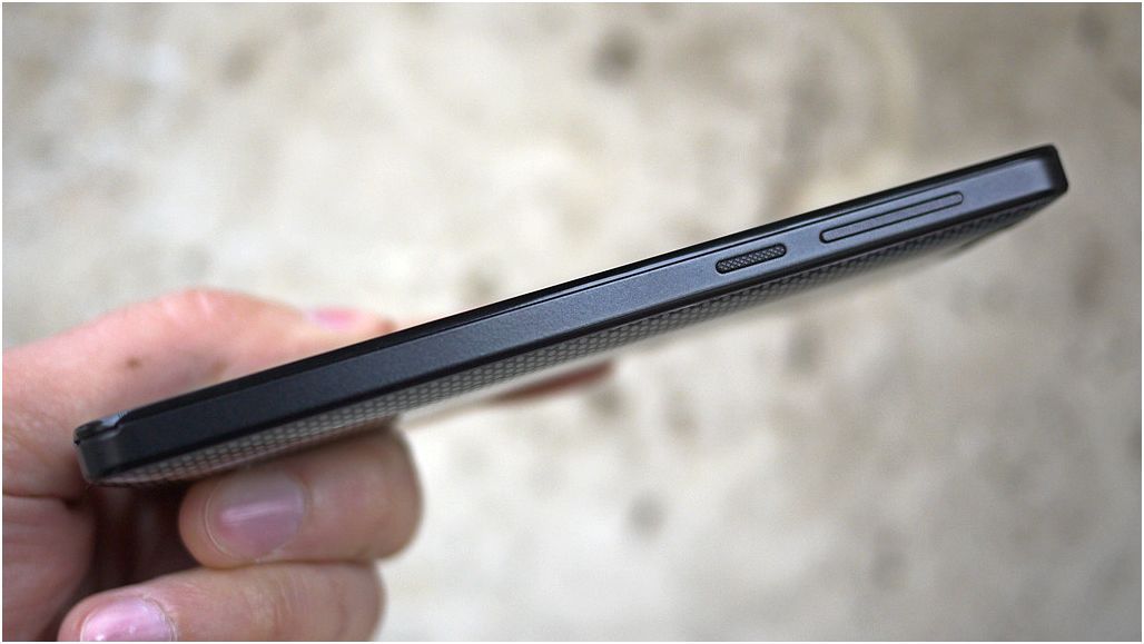 Обзор смартфона Alcatel A5 LED: карманное светопреДставление