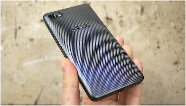 Обзор смартфона Alcatel A5 LED: карманное светопреДставление