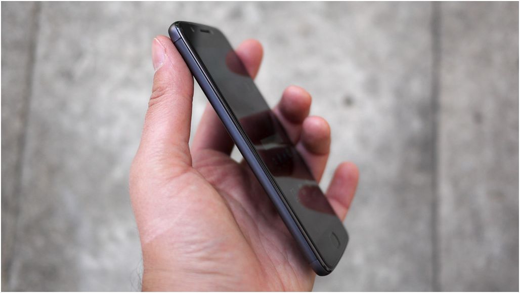 Обзор Lenovo Moto E4: красивый, именитый, недорогой (обзор, lenovo, moto, красивый) Обзор Lenovo Moto E4: красивый, именитый, недорогой