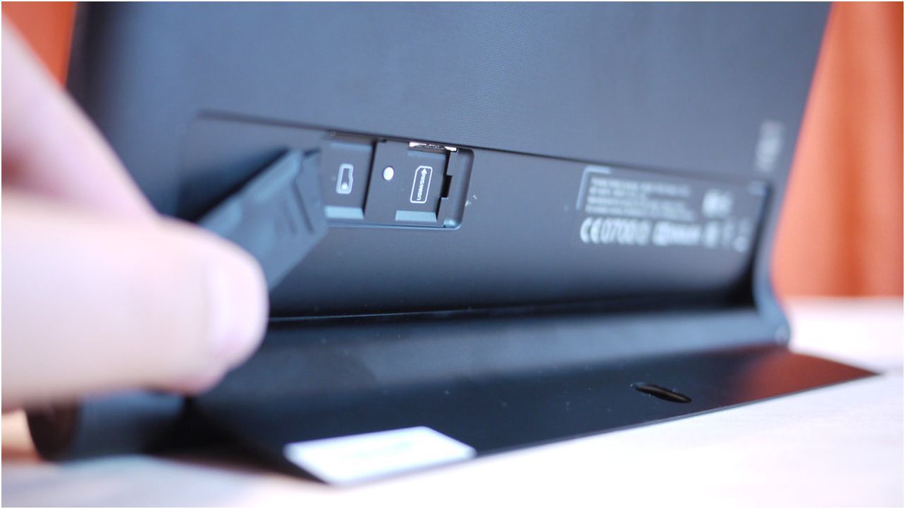 Обзор Lenovo Yoga Tablet 2 Windows: где его повесить?