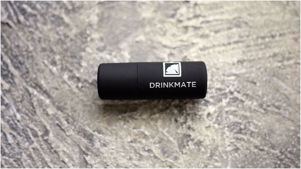 Обзор алкотестера DrinkMate: "cобутыльник" для "айфона"