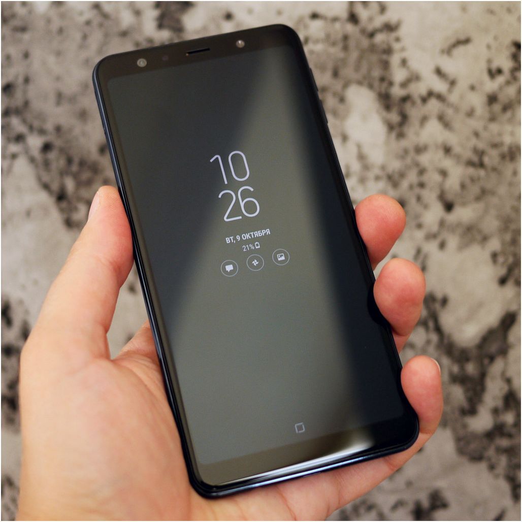 Обзор Samsung Galaxy A7 2018: не "золотая" середина с необычной камерой