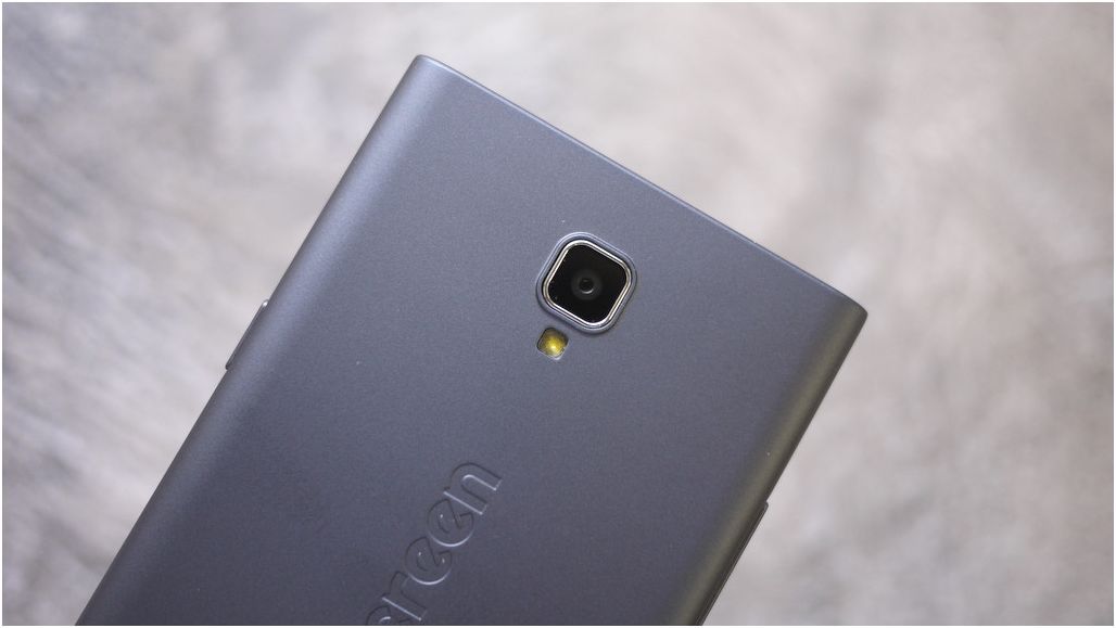 Обзор смартфона Highscreen Boost 3: долгоиграющий музыкант