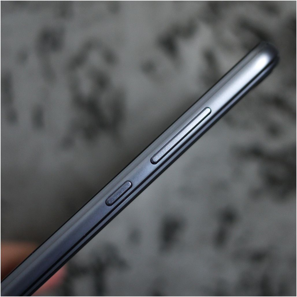 Обзор смартфона Honor 9 Lite: середнячок без лишнего "сахара"