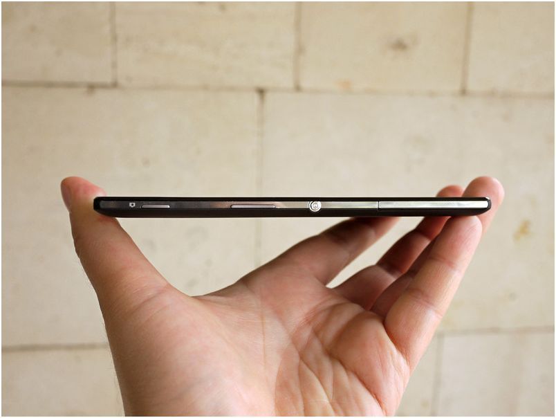Обзор смартфона Sony Xperia T3: за ним не заржавеет