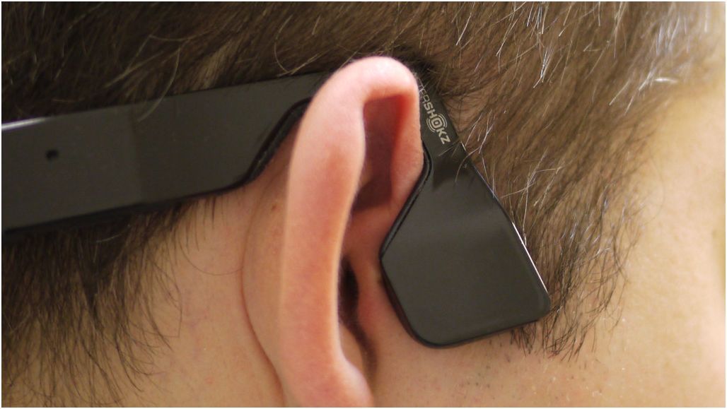 Обзор беспроводной гарнитуры AfterShokz Bluez 2: держа уши открытыми