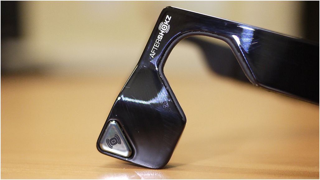 Обзор беспроводной гарнитуры AfterShokz Bluez 2: держа уши открытыми