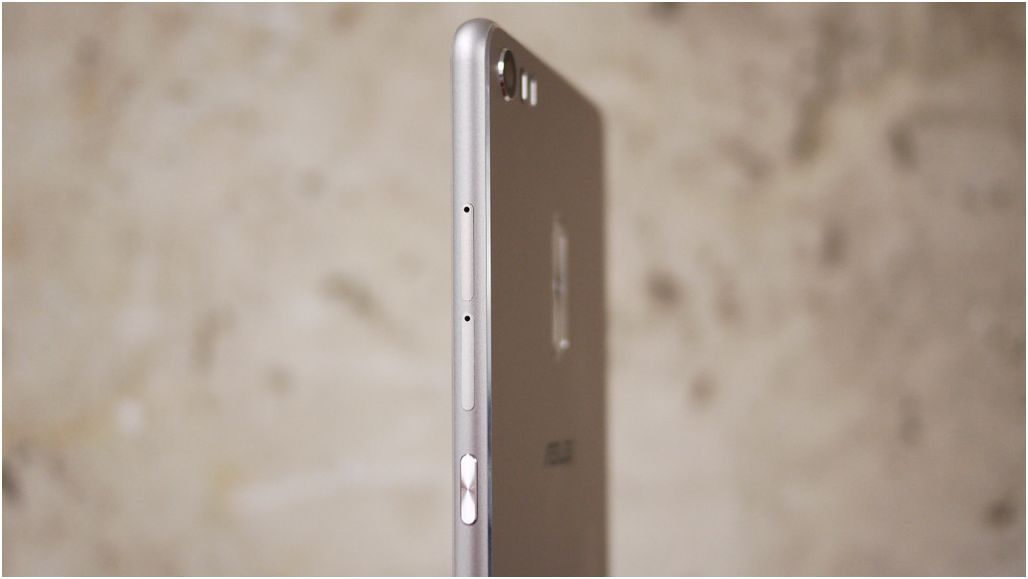 Обзор смартфона Asus ZenFone 3 Ultra: великан для игр и видео