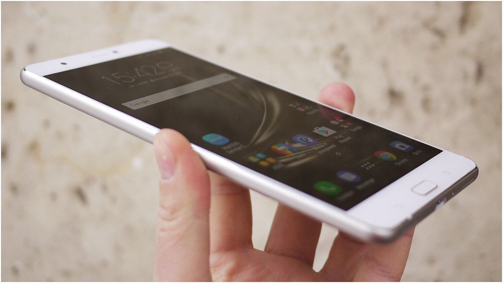 Обзор смартфона Asus ZenFone 3 Ultra: великан для игр и видео